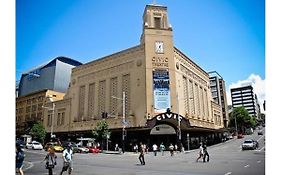 Just Opposite To Sky Tower , 2 Bed 2 Bath In Cbd