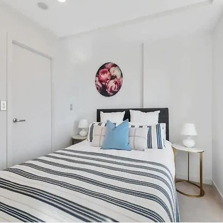 Just Opposite To Sky Tower , 2 Bed 2 Bath In Cbd Apartment Auckland Exterior photo