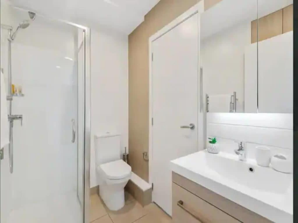 Just Opposite To Sky Tower , 2 Bed 2 Bath In Cbd Apartment Auckland Exterior photo