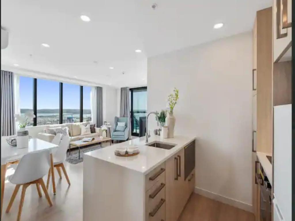 Just Opposite To Sky Tower , 2 Bed 2 Bath In Cbd Apartment Auckland Exterior photo