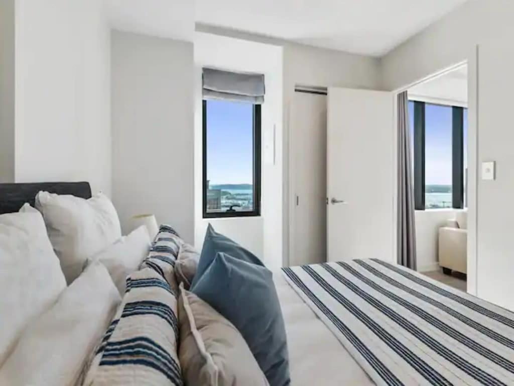 Just Opposite To Sky Tower , 2 Bed 2 Bath In Cbd Apartment Auckland Exterior photo